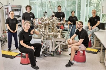 The authors of the Nature paper in the Silicon Quantum Computing laboratory | © UNSW Sydney