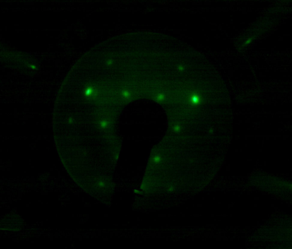 LEED pattern of a CuAl (111) sample with 125 eV beam energy. | © Scienta Omicron 
