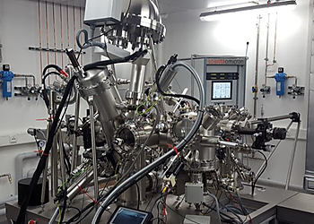 Scienta Omicron Multiprobe MXPS system equipped with a monochromatized X-ray source (Al Kα), fine focus Ar+ ion source and an Argus CU electron analyser | © Friedrich Schiller University Jena, Institute of Physical Chemistry